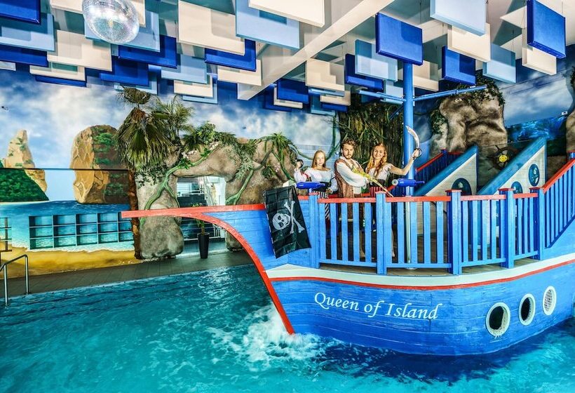 هتل Aquacity Seasons