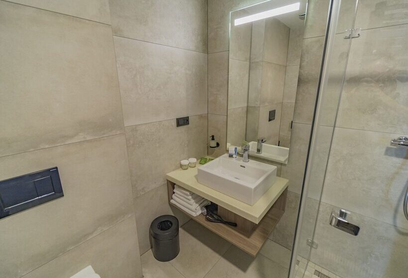 هتل Aquacity Seasons