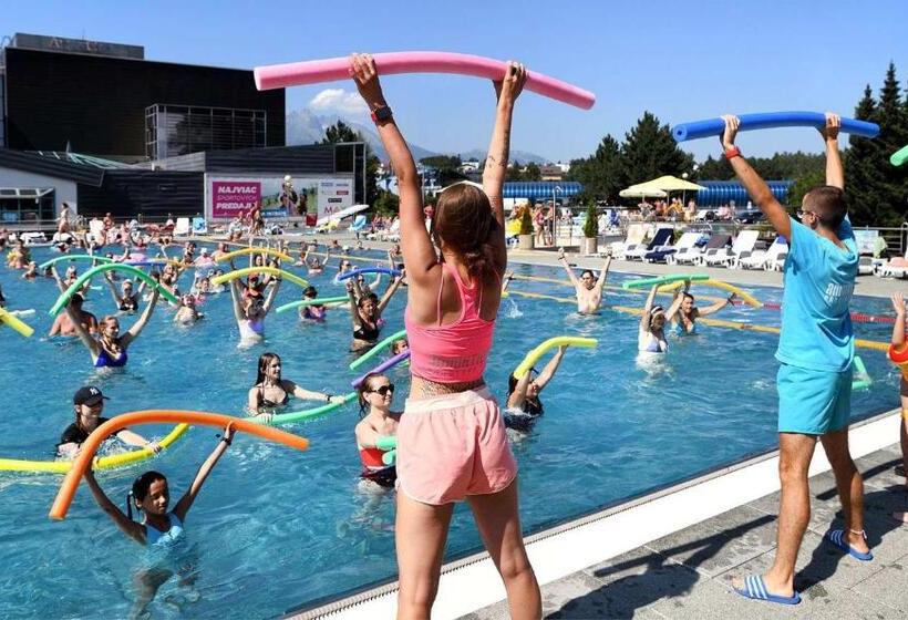 هتل Aquacity Seasons