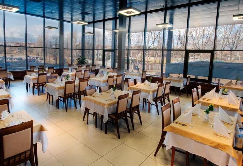 هتل Aquacity Seasons