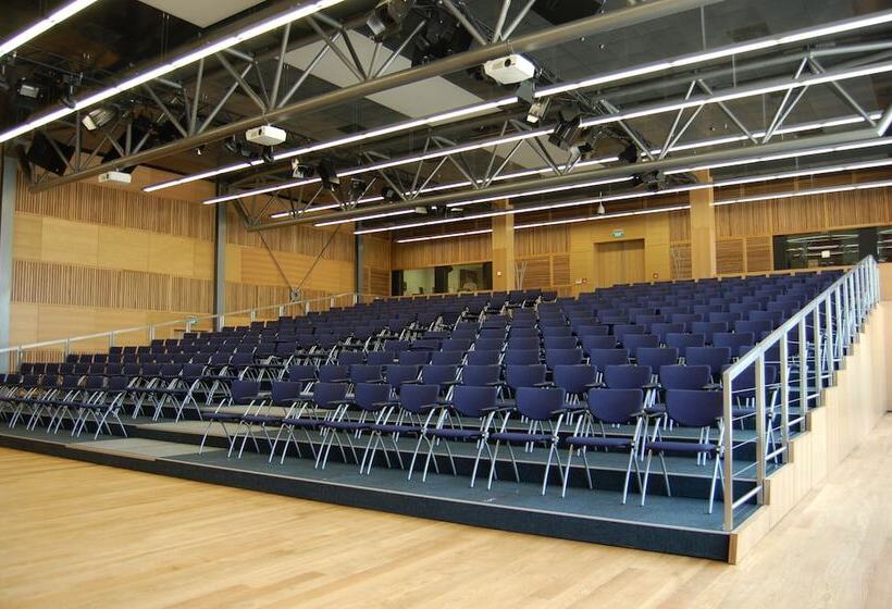 هتل Aquacity Seasons