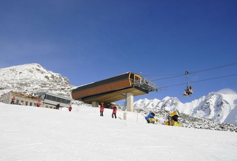 هتل Aquacity Seasons