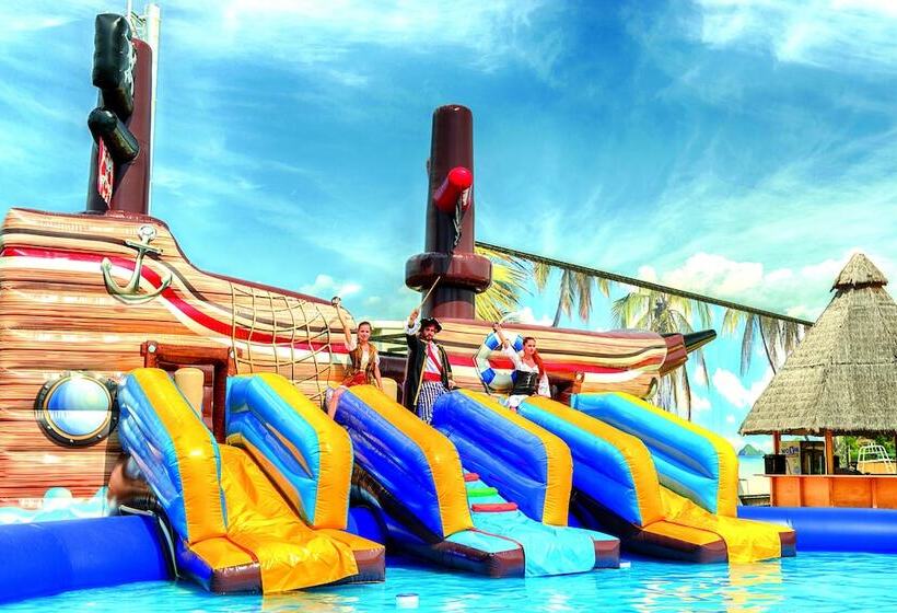 هتل Aquacity Seasons