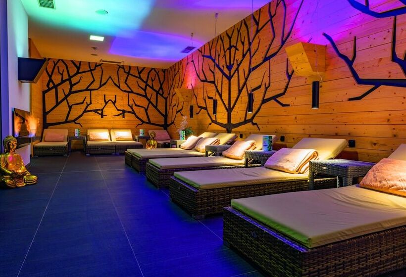 هتل Aquacity Seasons