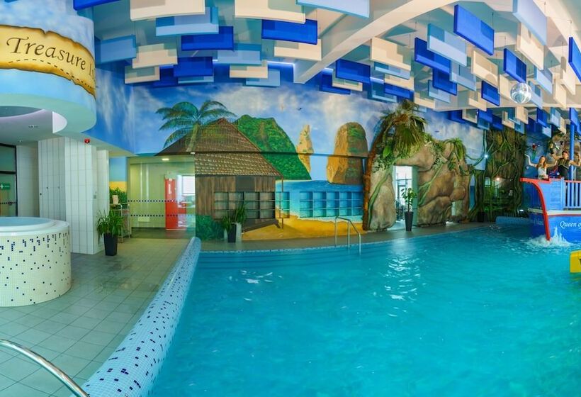 هتل Aquacity Seasons