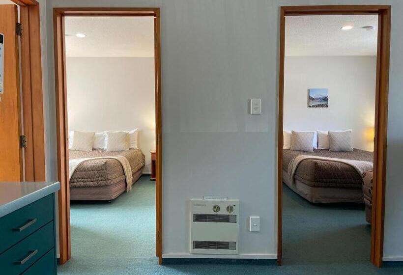 Отель Asure Ambassador Motor Lodge