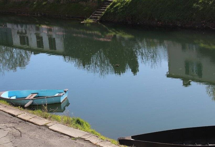 Отель Au Marais