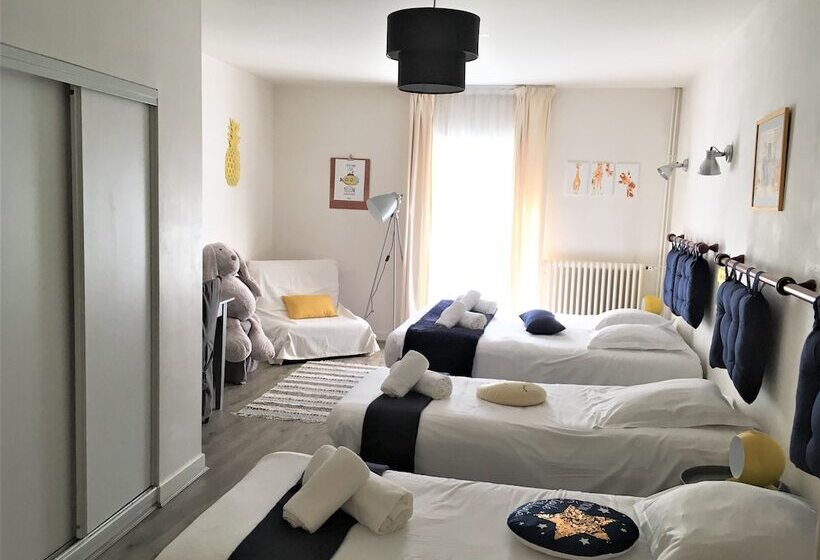 Отель Au Marais