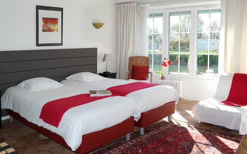 Отель Au Marais