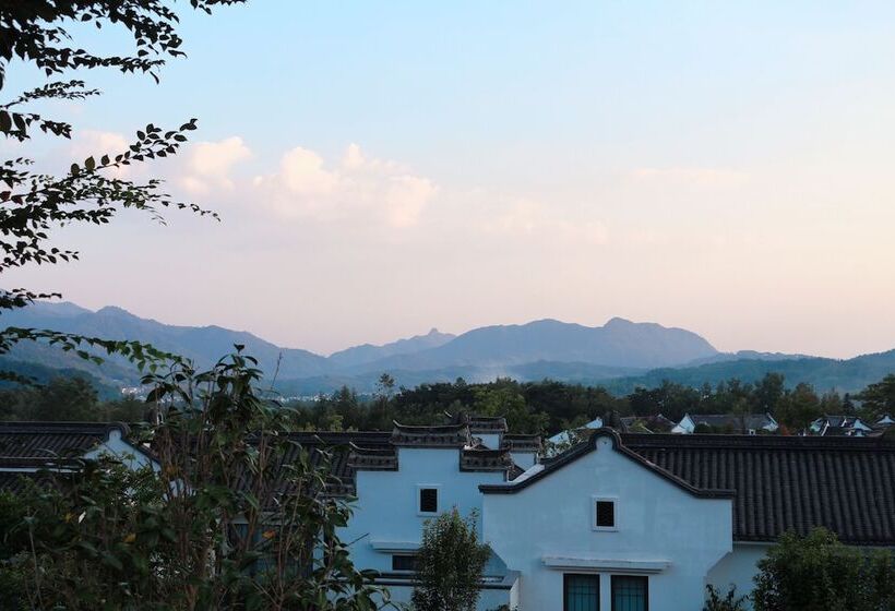 Banyan Tree Hotel Huangshan The Ancient Charm Of Huizhou, A Paradise