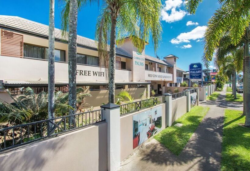 בית מלון כפרי Cairns City Palms