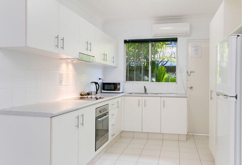 בית מלון כפרי Cairns City Palms