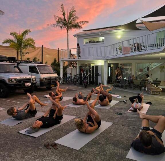 هتل Cali Backpackers