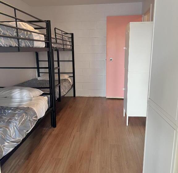 בית מלון כפרי Cali Backpackers