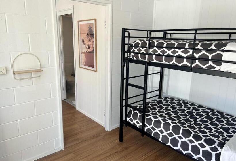 هتل Cali Backpackers