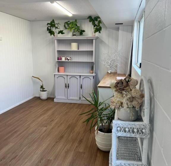 هتل Cali Backpackers