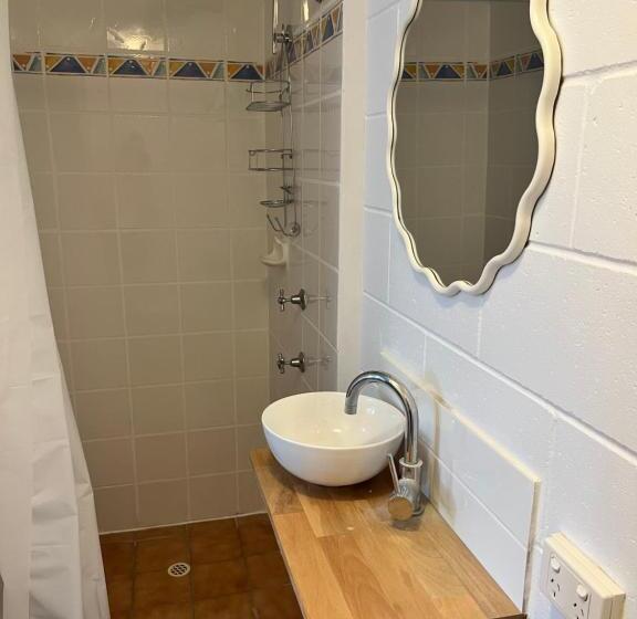 בית מלון כפרי Cali Backpackers