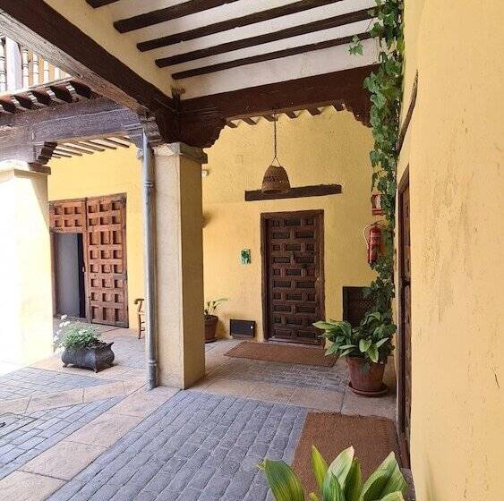 فندق Casa Palacio Conde De Garcinarro