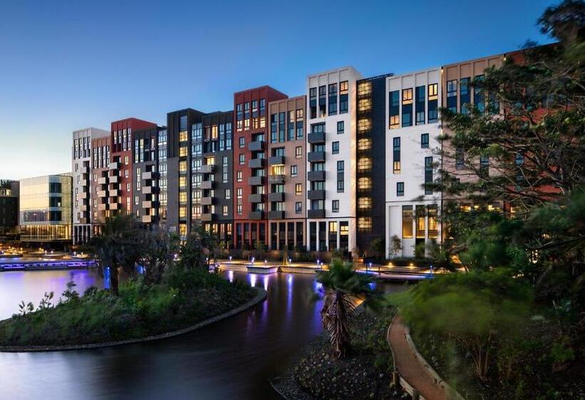 Century City Hotel Urban Square