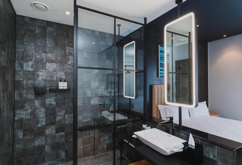 Century City Hotel Urban Square