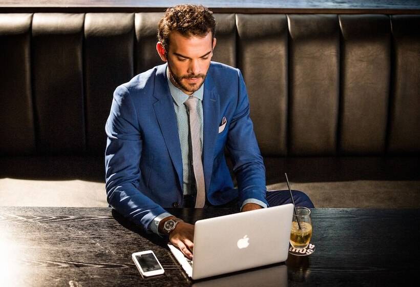 Century City Hotel Urban Square