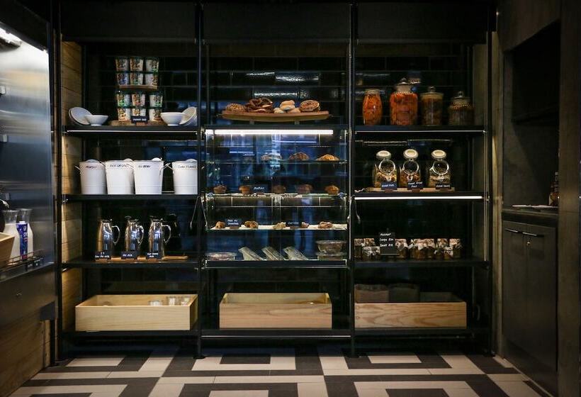 Century City Hotel Urban Square