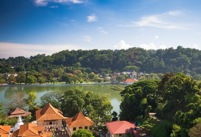 ホテル Ceyloni Lake Residency