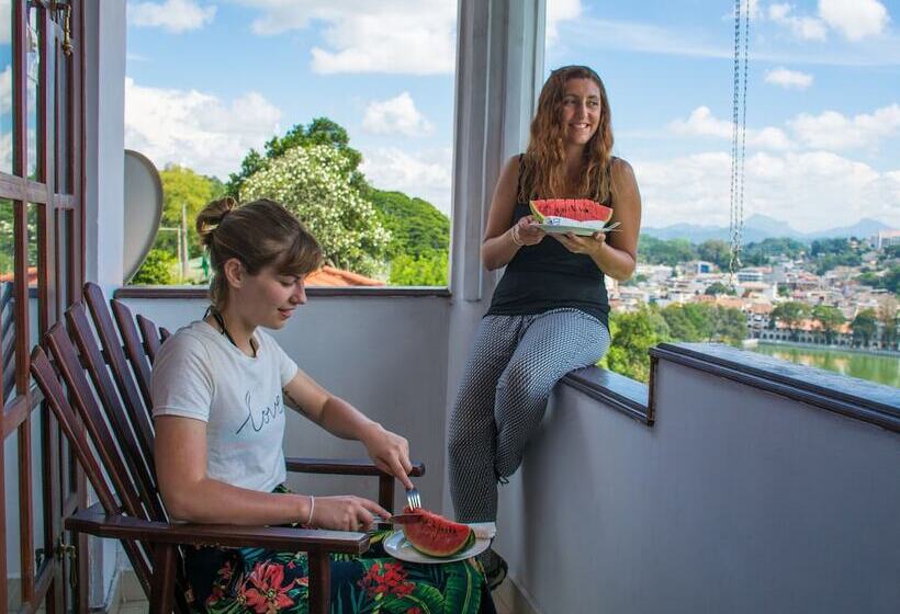 ホテル Ceyloni Lake Residency