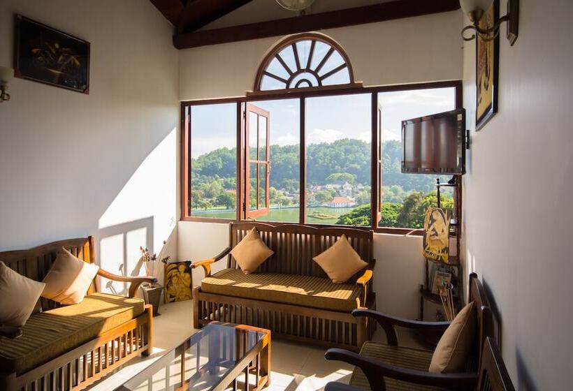 ホテル Ceyloni Lake Residency