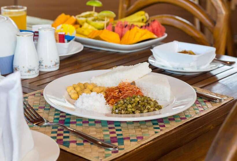 ホテル Ceyloni Lake Residency