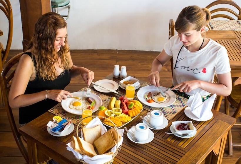 ホテル Ceyloni Lake Residency