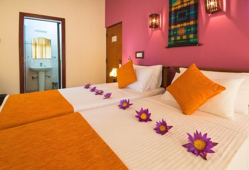 ホテル Ceyloni Lake Residency