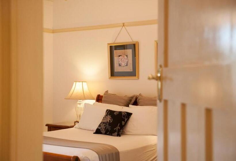 فندق Cobb & Co Court Boutique