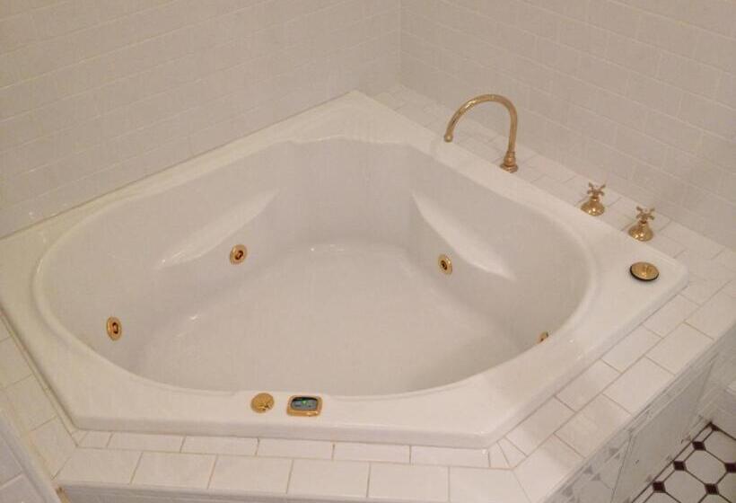 فندق Cobb & Co Court Boutique