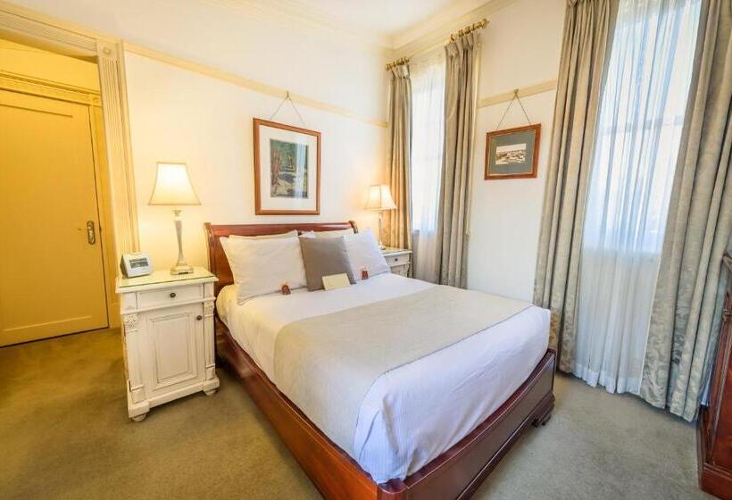 فندق Cobb & Co Court Boutique