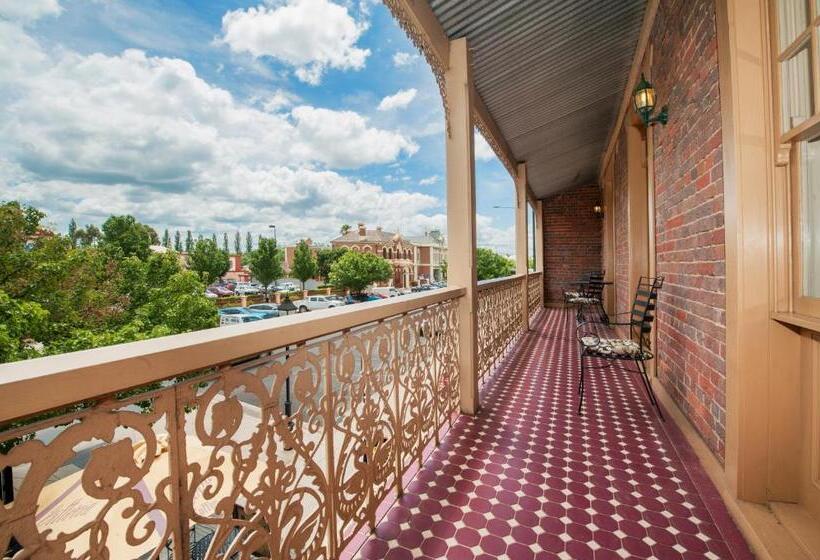 فندق Cobb & Co Court Boutique