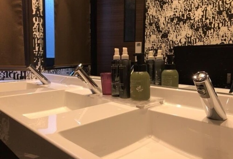 فنادق الكبسولة Capsule Inn Shimbashi  Men Only