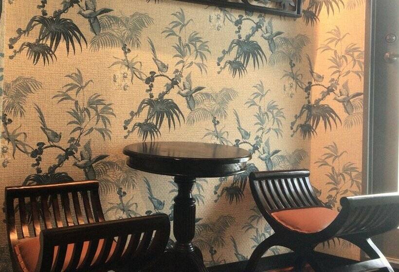 מלון כמוסות Capsule Inn Shimbashi  Men Only