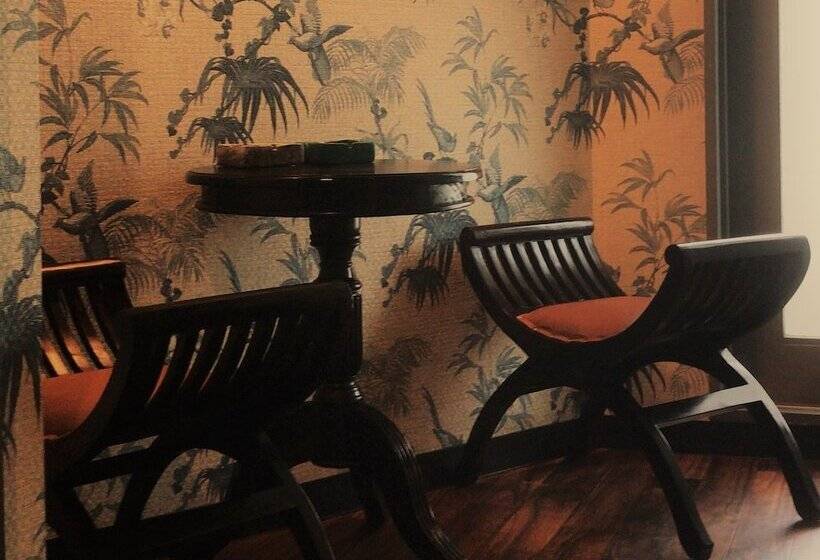 מלון כמוסות Capsule Inn Shimbashi  Men Only