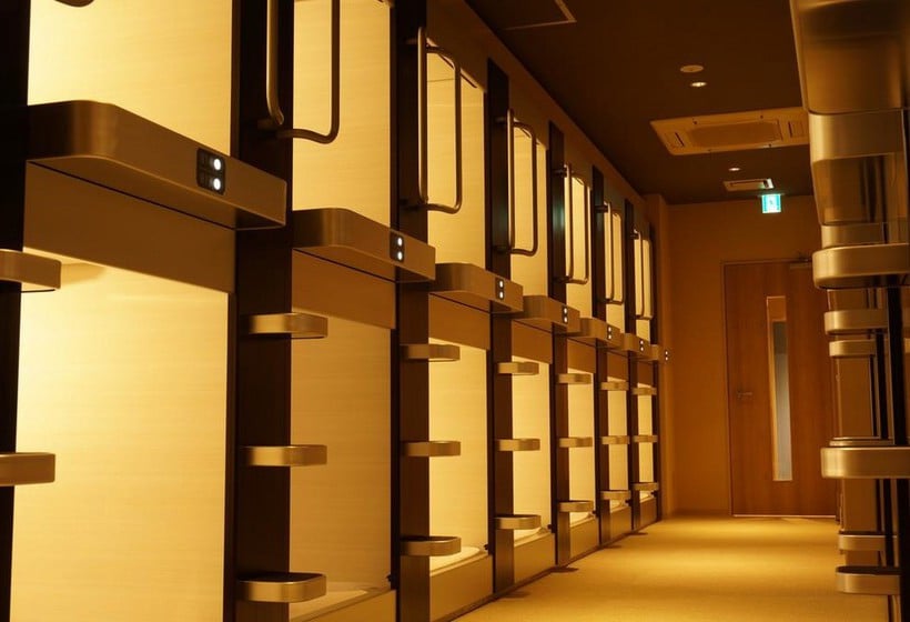 胶囊酒店 Tokyo Ekimae Bay