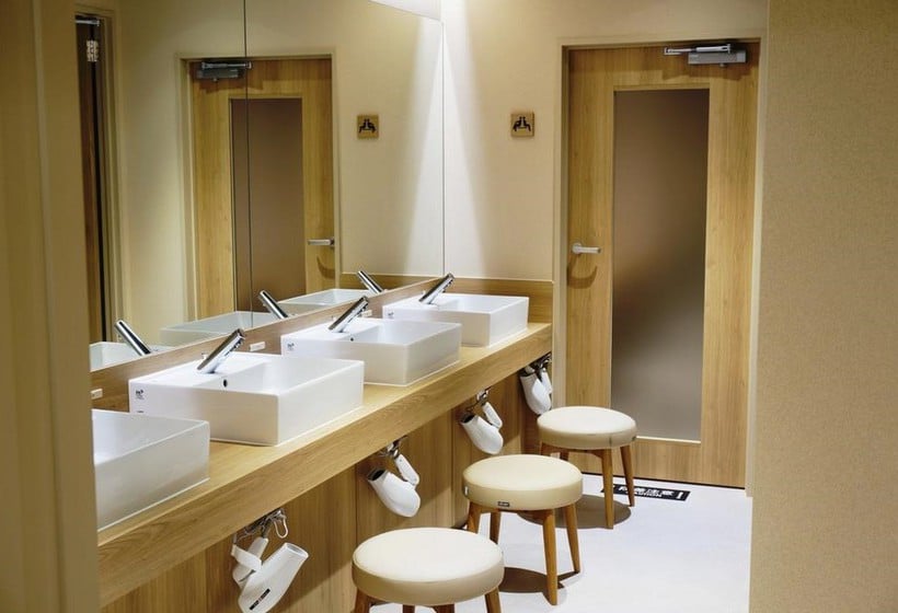 胶囊酒店 Tokyo Ekimae Bay