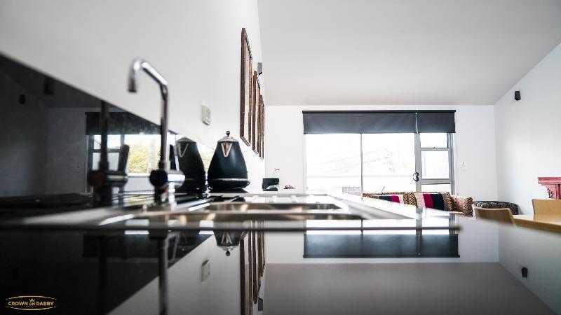 فندق Crown On Darby Apartment