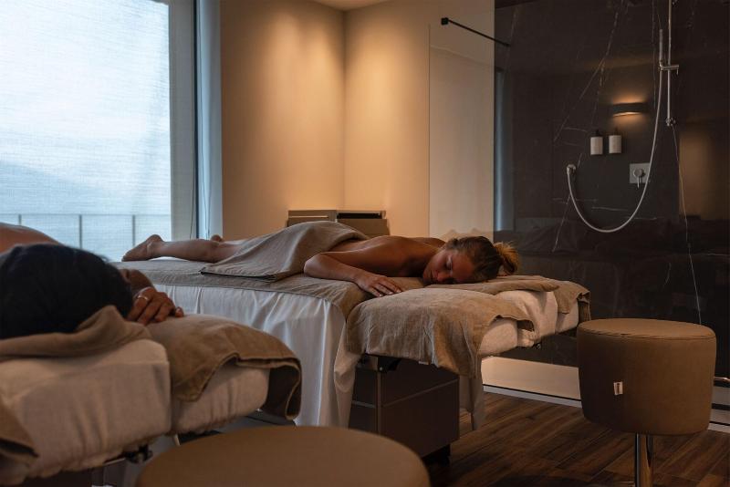 Отель Eala My Lakeside Dream Adults Friendly