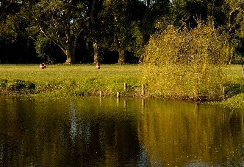 فندق Estancia Monte Viejo