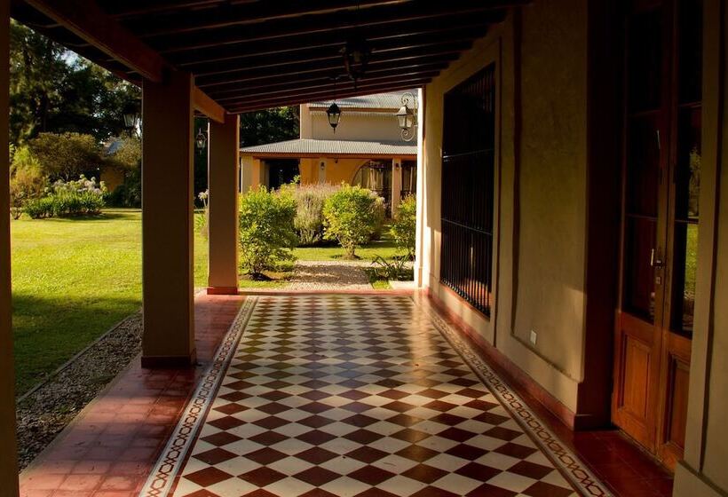 فندق Estancia Monte Viejo