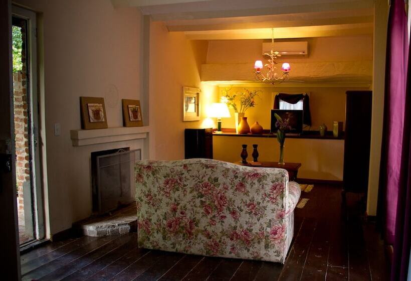 فندق Estancia Monte Viejo