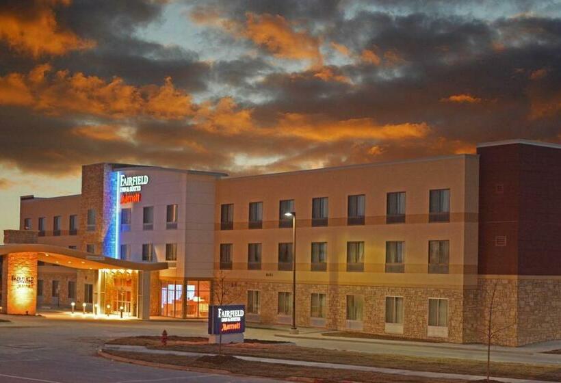 Отель Fairfield Inn & Suites By Marriott Lincoln Southeast