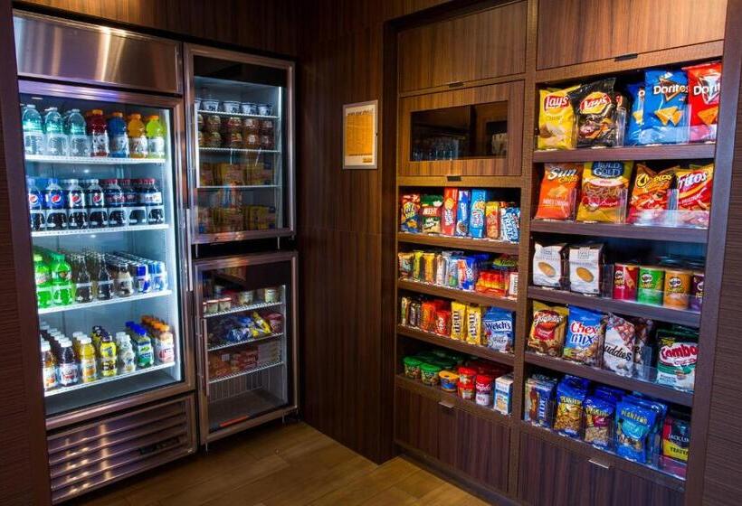 Отель Fairfield Inn & Suites By Marriott Lincoln Southeast