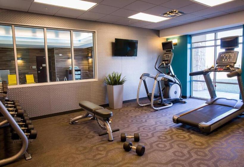 Отель Fairfield Inn & Suites By Marriott Lincoln Southeast