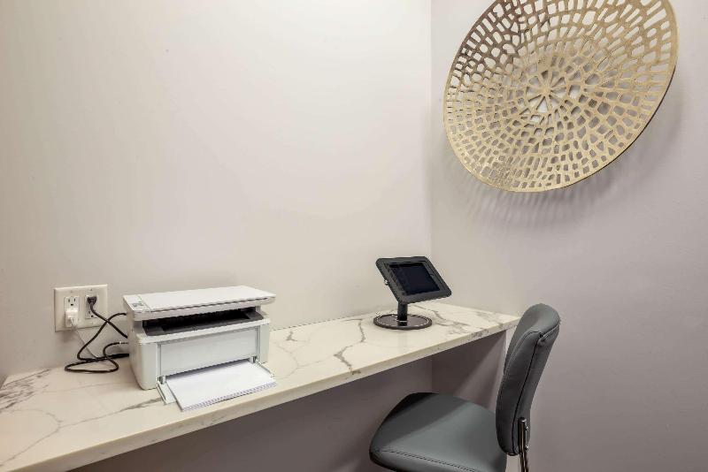 هتل Fort Mcmurray